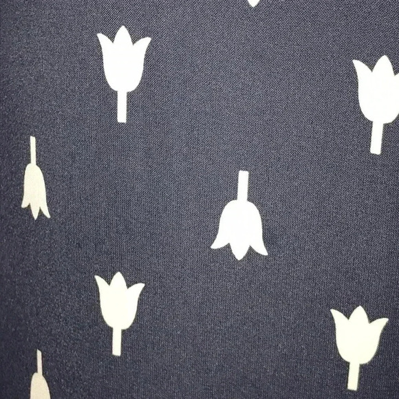 41 Hawthorn Tulip Blouse Size M—B5 - Picture 2 of 5